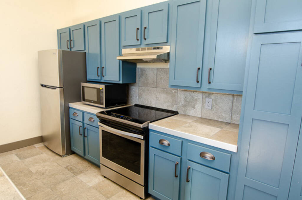 LOFT 2E BLUE KITCHEN CABINETS WITH REFRIDGERATOR AND OVEN