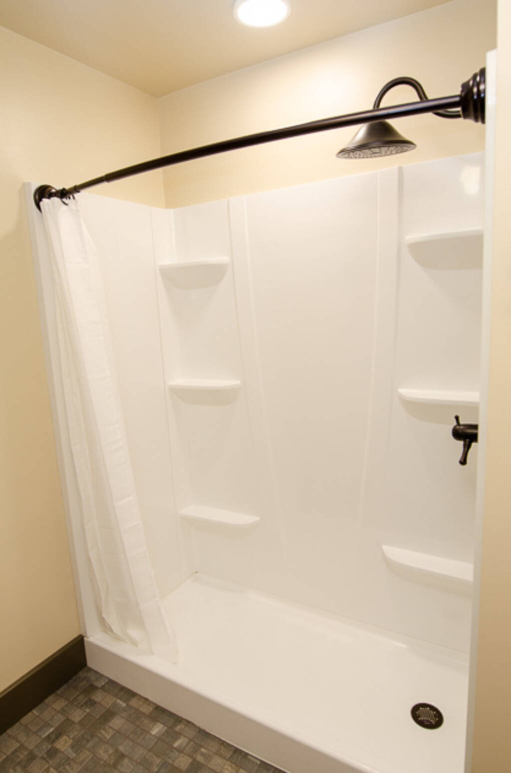 LOFT 3B SHOWER AND TUB WITH SHELVES 