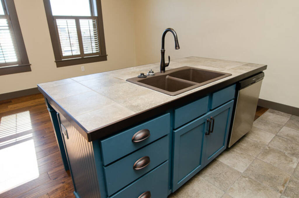 LOFT 3D BLUE KITCHEN ISLAND WITH STOOL SEATING, SINK, AND DISHWASHER 