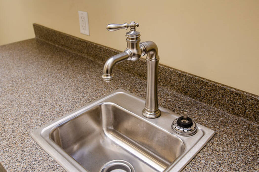 Suite B Silver Sink and Faucet 