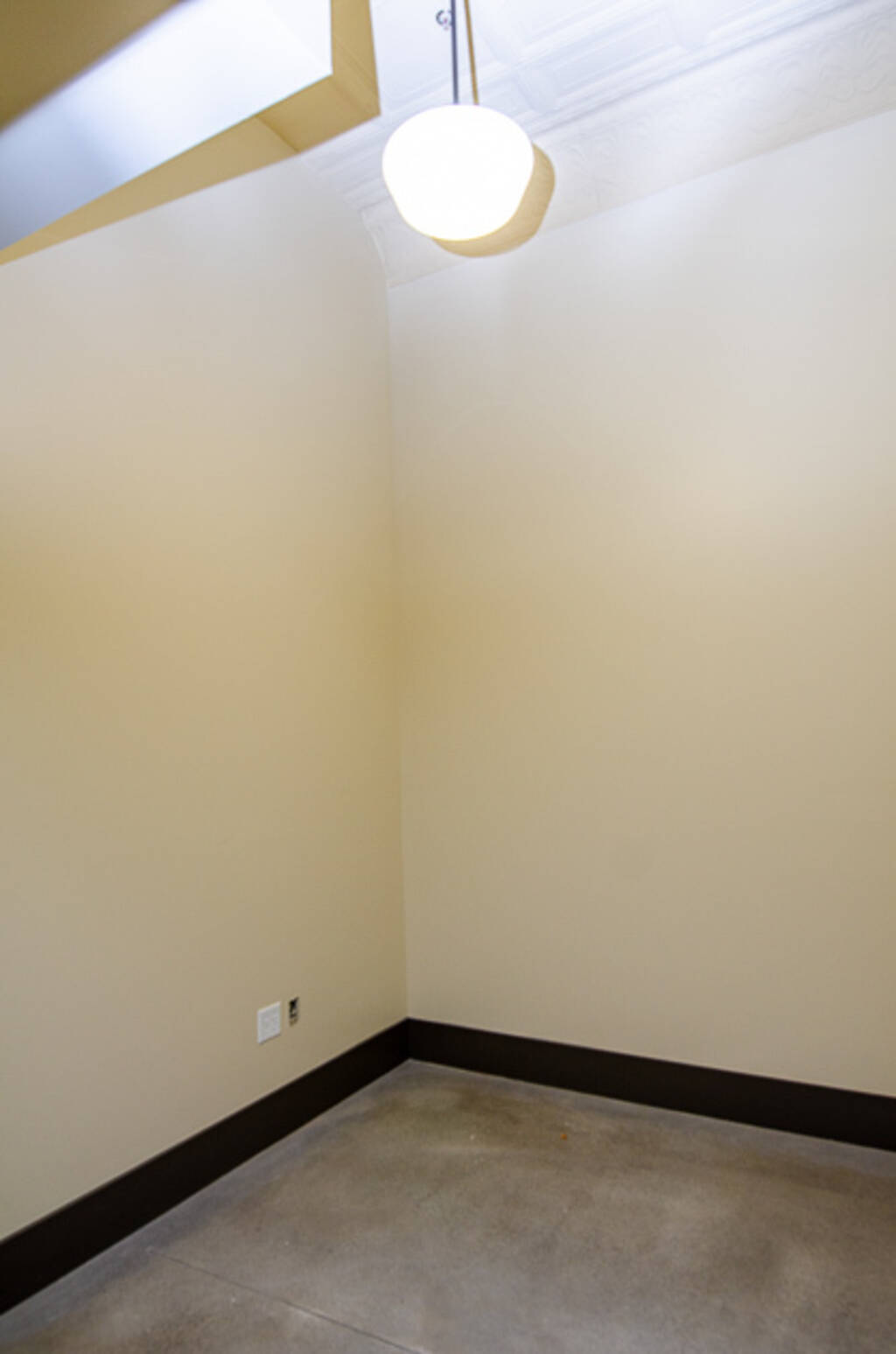 Suite B Ceiling and Light Fixture in Office 2